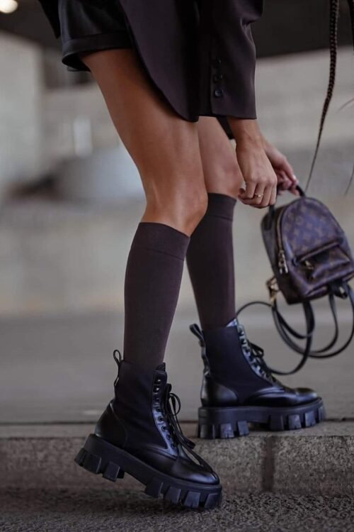 Podkolanówki z elastycznego materiału